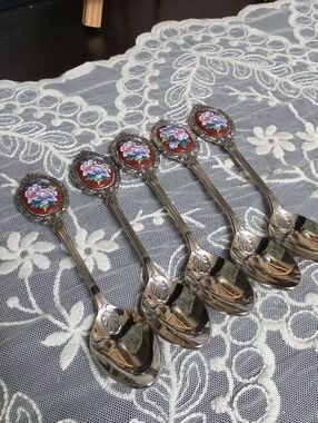Vtg 5 Japan Ceramic Cameo Flower Silverplate Dessert Spoons Hand Painted